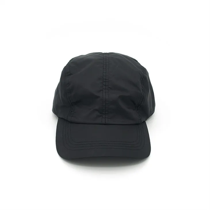 Crne poliesterske kape